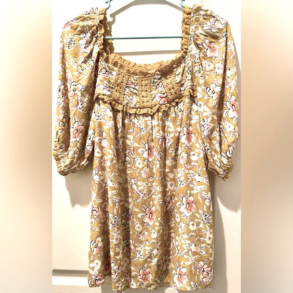 Solitaire Boho Puff Sleeve Peasant Top w Crochet Lace Eyelet & Metallic Accents